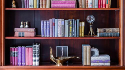 Designer Erin Gates On Styling Your Bookshelf